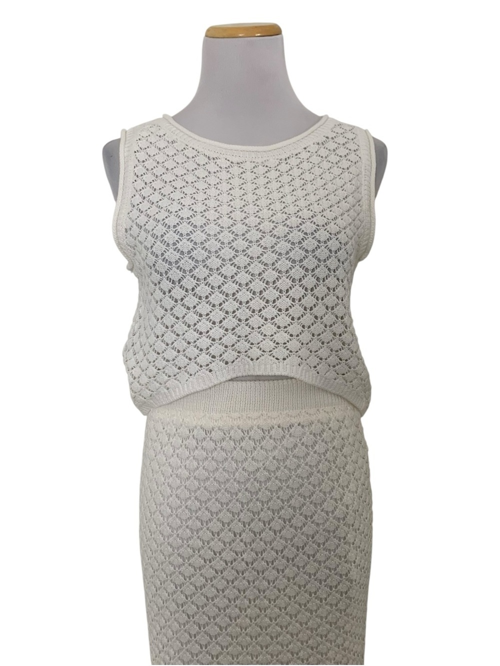 olive + oak crochet matching set
Sleeveless cropped top with maxi skirt Sz M